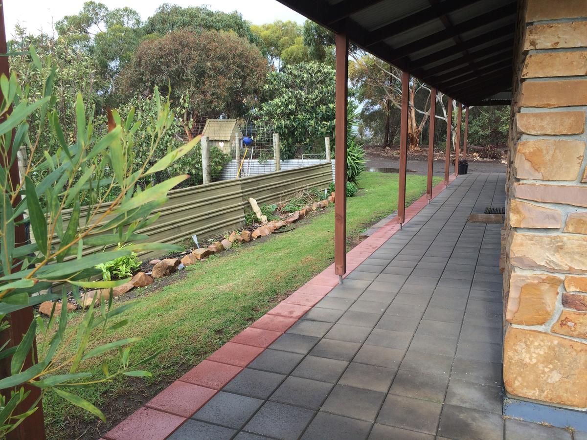 Bee'S Place - 3 Bedroom Home On 10 Acres Of Land With Distant Ocean Views Emu Bay Esterno foto