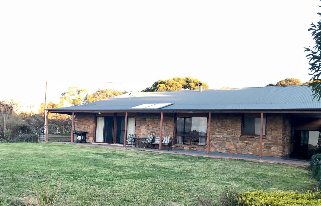 Bee'S Place - 3 Bedroom Home On 10 Acres Of Land With Distant Ocean Views Emu Bay Esterno foto
