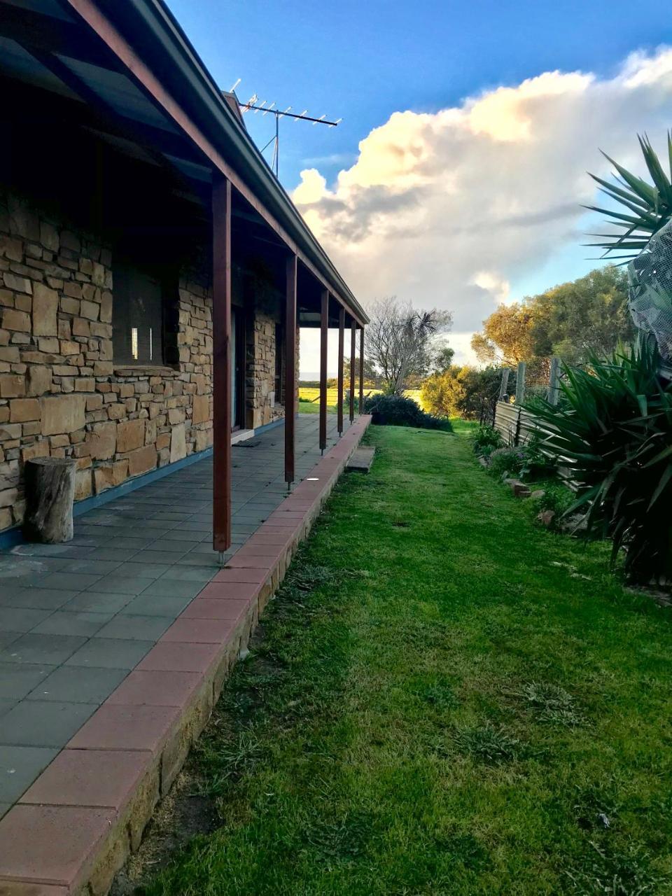 Bee'S Place - 3 Bedroom Home On 10 Acres Of Land With Distant Ocean Views Emu Bay Esterno foto