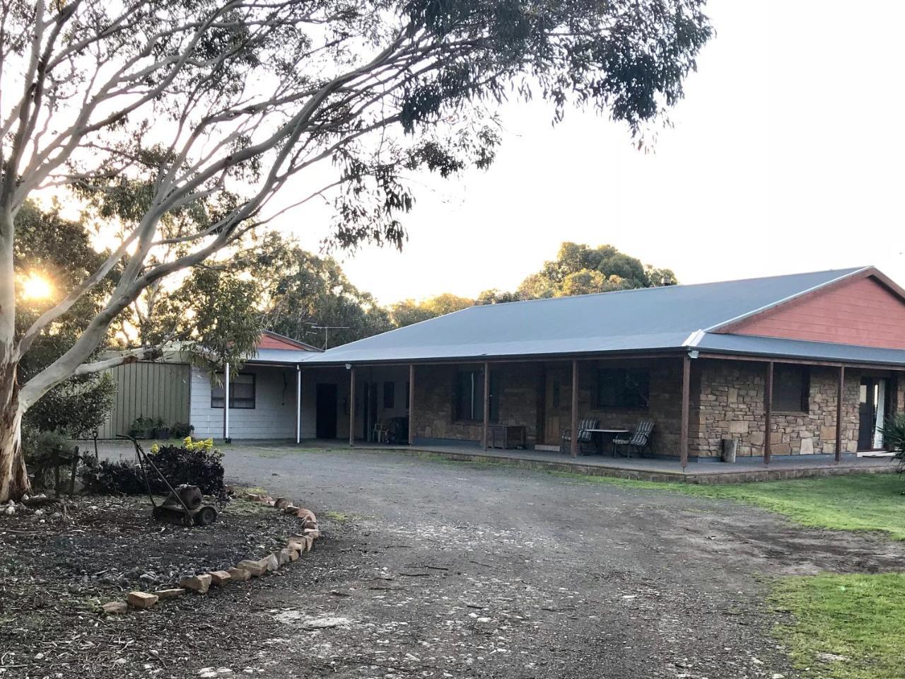 Bee'S Place - 3 Bedroom Home On 10 Acres Of Land With Distant Ocean Views Emu Bay Esterno foto