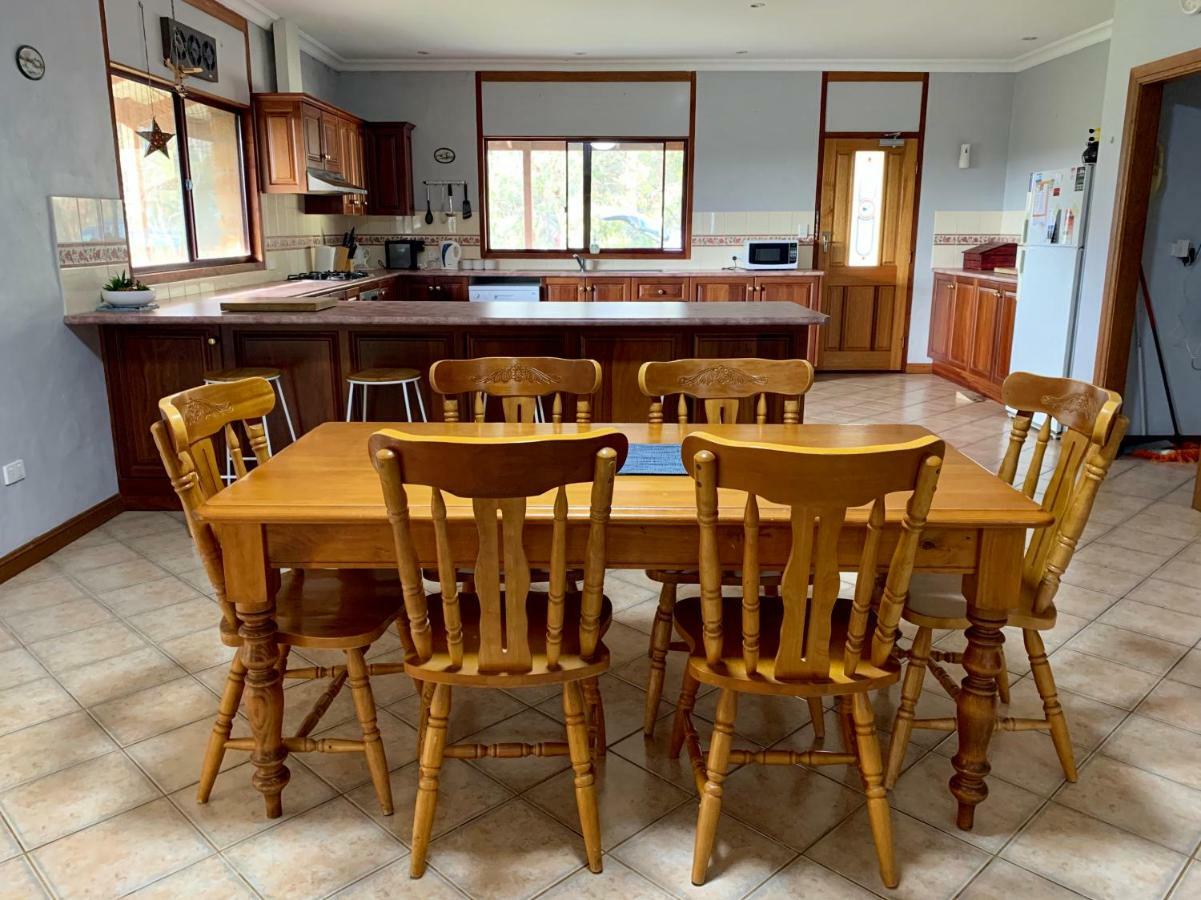 Bee'S Place - 3 Bedroom Home On 10 Acres Of Land With Distant Ocean Views Emu Bay Esterno foto